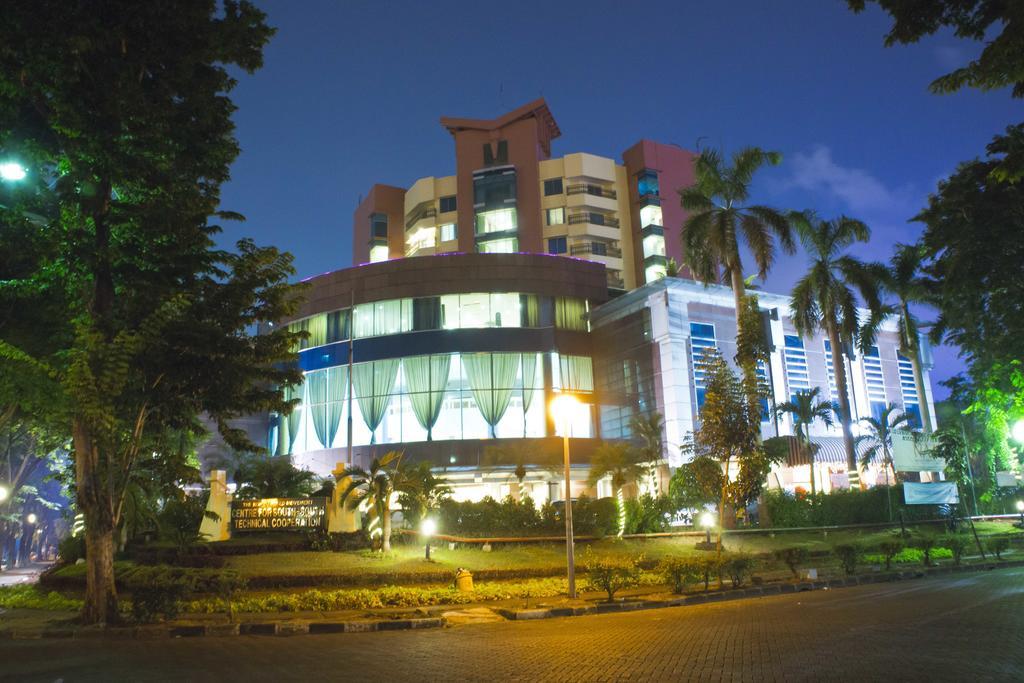 NAM Center Hotel Kemayoran Jakarta Buitenkant foto