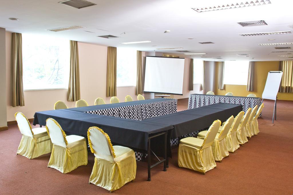 NAM Center Hotel Kemayoran Jakarta Buitenkant foto