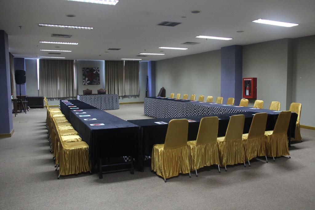 NAM Center Hotel Kemayoran Jakarta Buitenkant foto